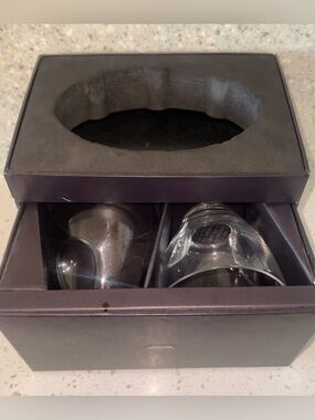 Hennessy XO  Baccarat Crystal Cognac Thumbprint Glasses with Case & Bottle Stand